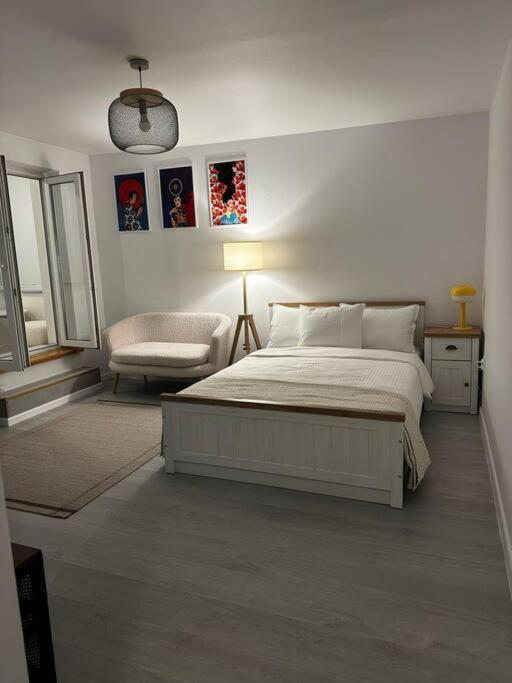 Studio Cozy Piata Victoriei Apartment บูคาเรสต์ ภายนอก รูปภาพ